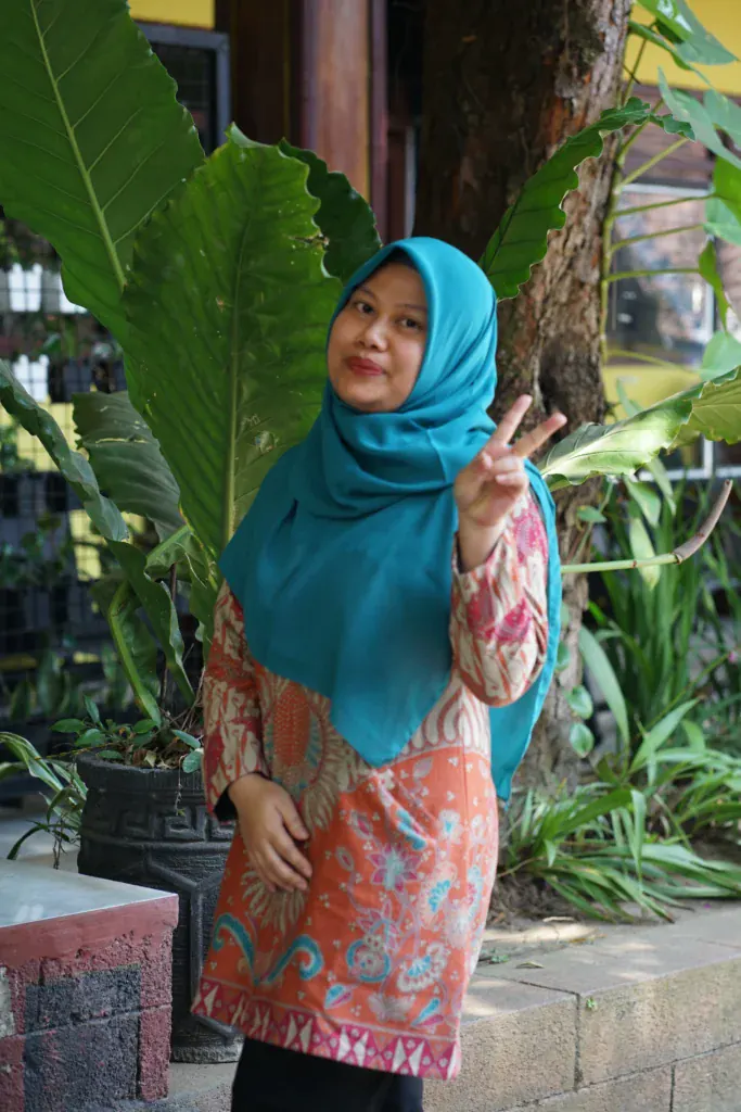 LIDIAN BEVERLY